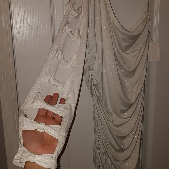 White dress - Picture 2 of 2